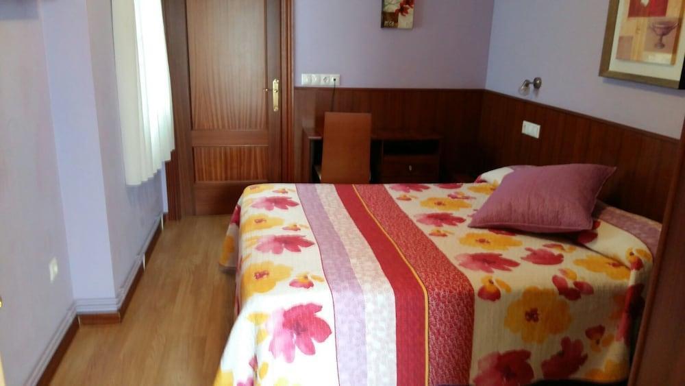 Hostal Adelia A Coruna Exterior photo