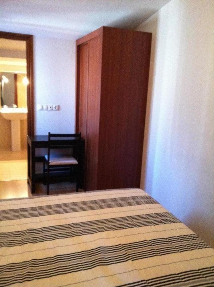 Hostal Adelia A Coruna Exterior photo